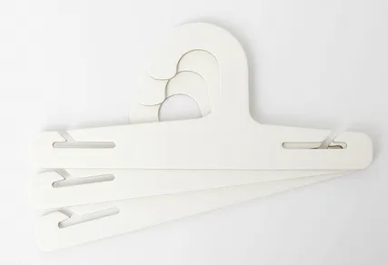 Hangers tal-Karta Għall-Ħwienet tal-Ħwejjeġ, Hangers għall-Adulti, Xalpi tar-ras, Snanar tal-karti favur l-Eko{0}}, Hangers tal-karti Bord tal-Avorju Fbb Paper